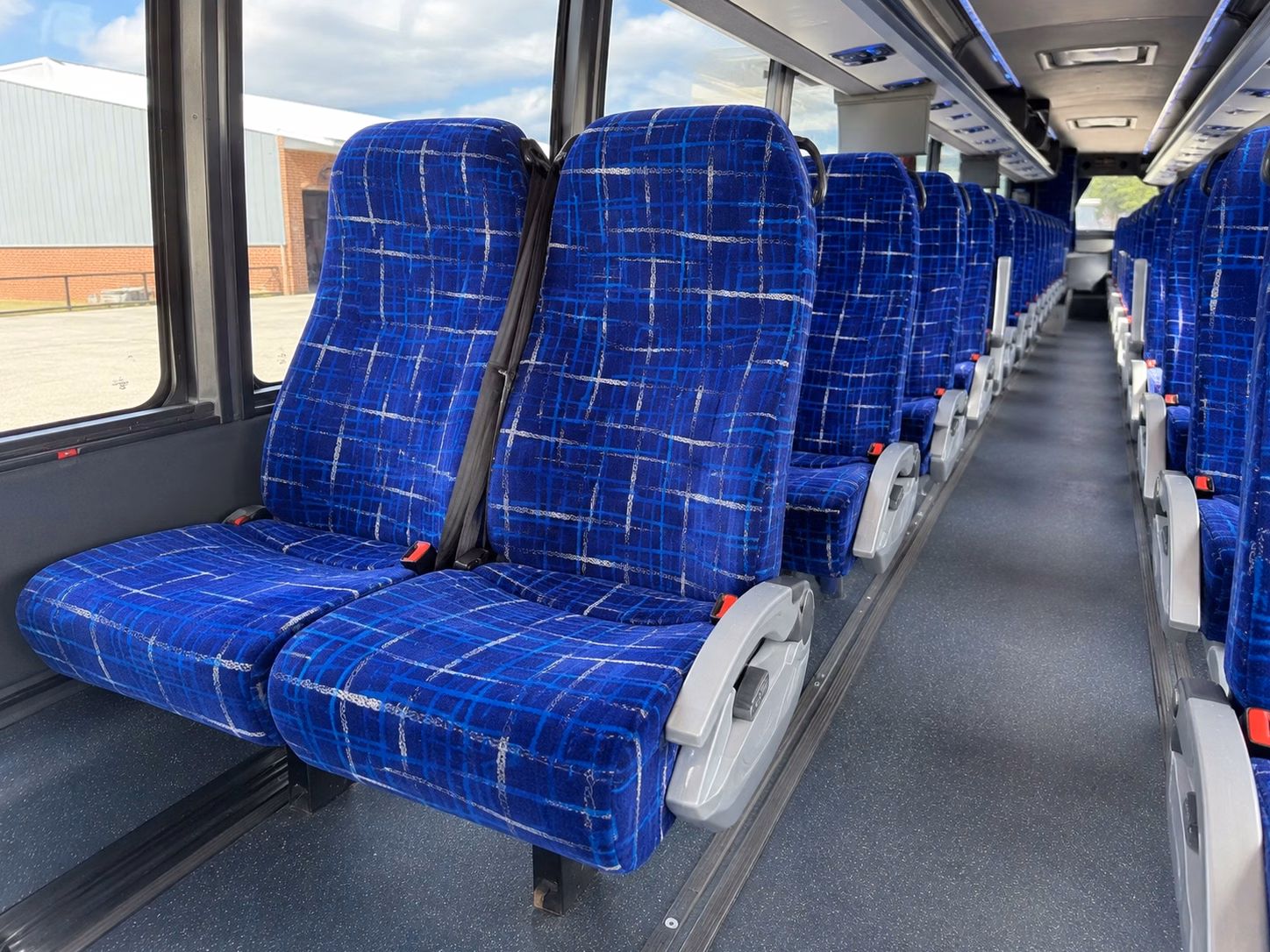 charter buses for hampton waterfront and historic venue weddings