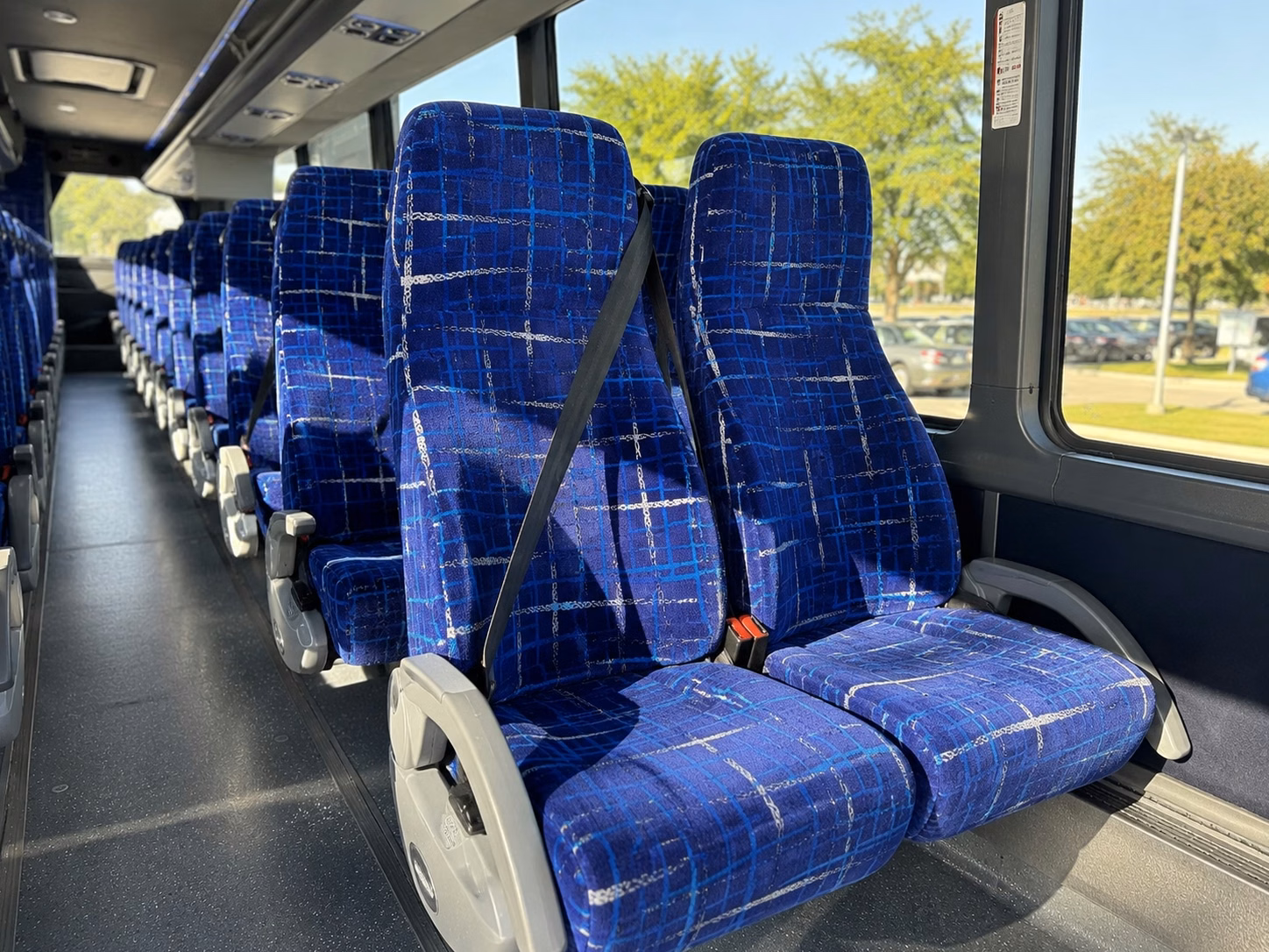 guest shuttle services between hampton hotels and wedding venues