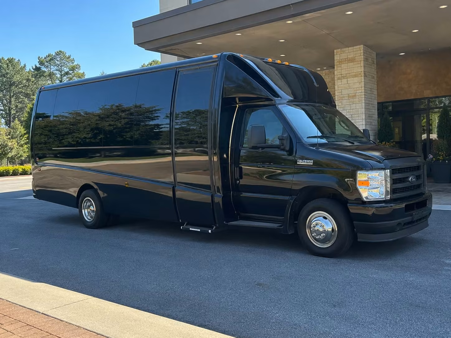 hampton sporting event transportation